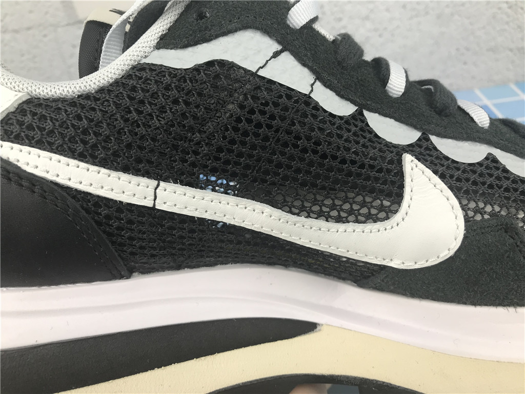 Sacai Nike VaporWaffle Black White CV1363 001